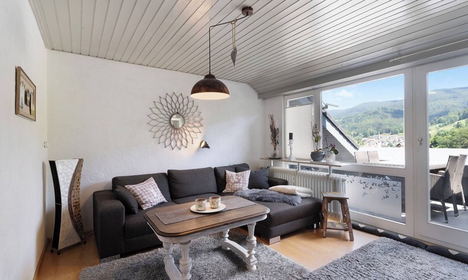 Bad Peterstal-Griesbach Apartamento | Apartamento vacacional 'Ferienwohnung Schwarzwald Engel' con terraza, balcón y Wi-Fi
