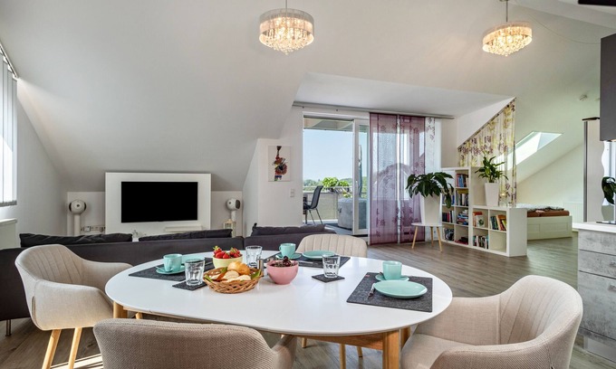 Kressbronn Apartamento | Apartamento vacacional "Loft Schwenck" con vistas al lago, terraza compartida y Wi-Fi