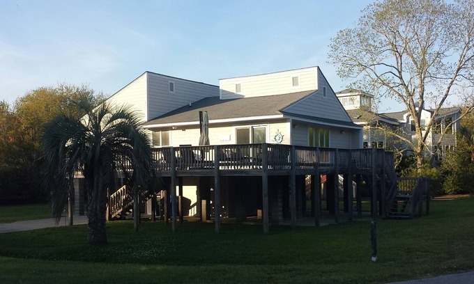 Sullivan's Island Casa | Holiday Deals! Sleeps 5 2BR 2Bath Walk to beach!