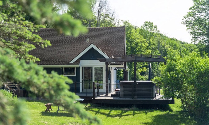 Windham Casa | HOLIDAY DREAM COME TRUE! Modern Catskills Cabin with Mountain Views