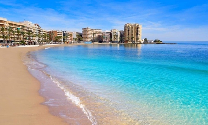 San Miguel de Salinas Casa | Holiday Home in San Miguel de Salinas with Private Terrace