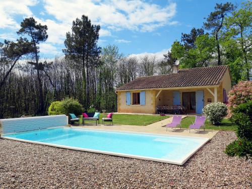 Blanquefort-sur-Briolance Casa | Holiday Home Au Cayroux by Interhome