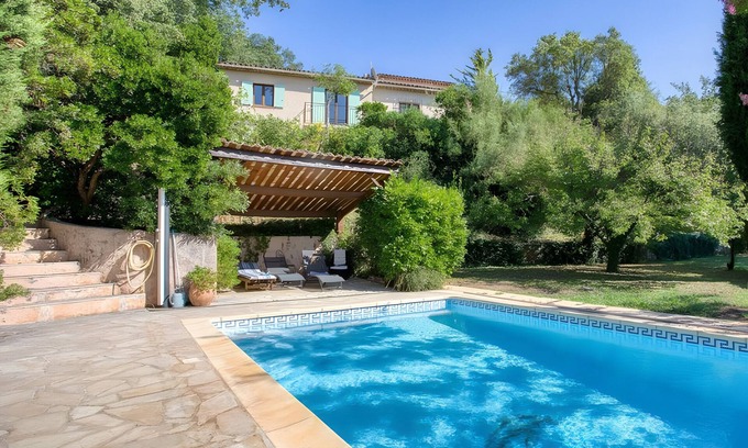 Les Adrets-de-l'Esterel Casa | Holiday Home 'Esterel' with Mountain View, Wi-Fi and Air Conditioning