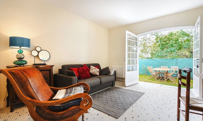 Saint-Trojan-les-Bains Casa | Casa de vacaciones 'Longère Proche Plage Et Forêt 2' con terraza compartida, jardín y Wi-Fi