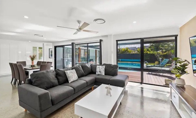 Mermaid Waters Apartamento | Holiday fun with private pool and mini golf!
