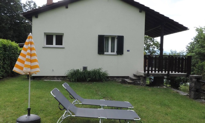 Brione sopra Minusio Casa | Holiday house with big garden, Resa Valley, Locarno