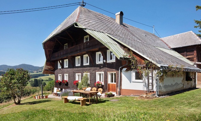 Bernau Casa | Casa de vacaciones 'Black Forest Woods' con vistas a la montaña, terraza privada y Wi-Fi