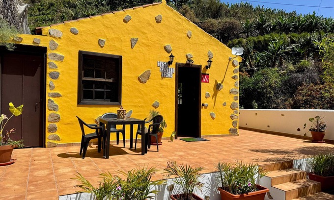 Los Llanos de Aridane Casa | Casa de vacaciones 'Casa Castro' con vistas a la montaña, piscina privada y Wi-Fi