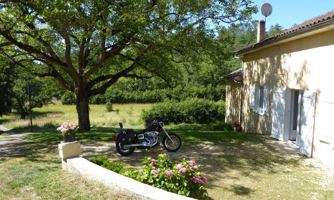 Saint-Laurent-sur-Manoire Casa | casa de vacaciones en el Périgord en un hermoso campo.