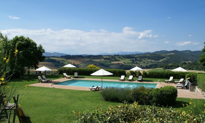 Montone Casa | Casa de vacaciones en Montone con piscina