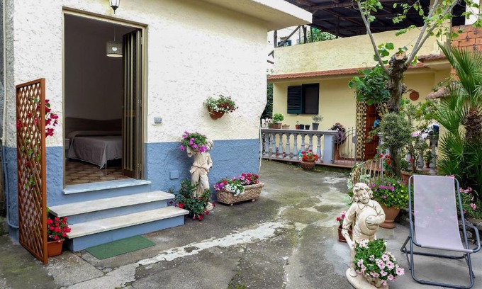 Sant'Agata sui Due Golfi Casa | Holiday Home Il Piccolo Nocelleto by Interhome