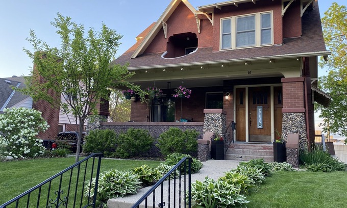 New Ulm Casa | Holiday Haus in Historic New Ulm - sleeps 8+