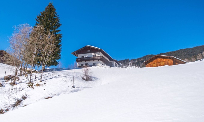 Vorderglemm Casa | Holiday home 200 m from the piste