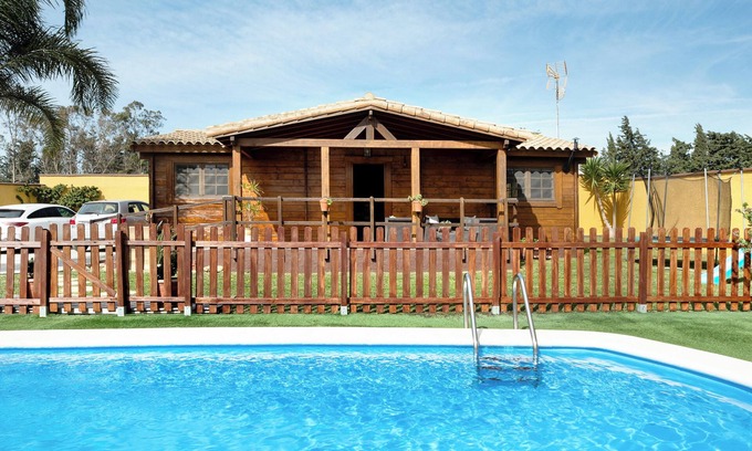 San Ambrosio Casa | Casa de vacaciones 'La Cabaña' con piscina y jardín privado, y Wi-Fi
