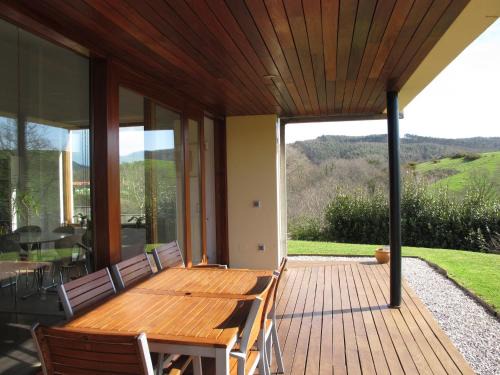 Villaverde de Pontones Casa | Holiday Home near Santander Beach, cleaning included