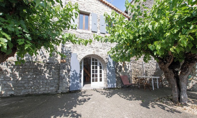 Berrias-et-Casteljau Casa | Casa de vacaciones 'Gite De L'écurie' con aire acondicionado