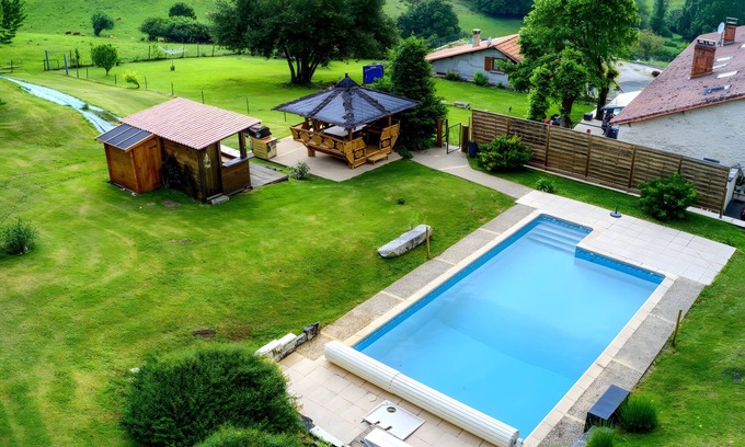 Leguillac-de-l'Auche Casa | Casa de vacaciones 'La Maeltri' con piscina privada, Wi-Fi y aire acondicionado
