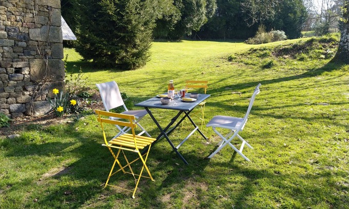 Saint-Aubin-des-Bois Casa | Holiday home at a mill near the bay of Mont-Saint-Michel (Normandy).