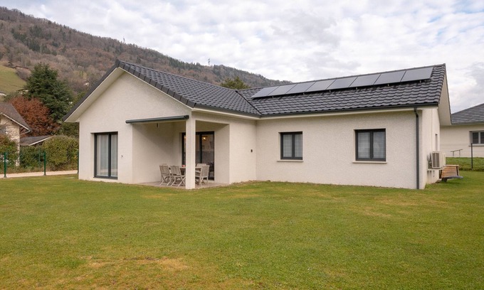 La Rochette Casa | Casa de vacaciones 'Les Chaudannes' con vistas a la montaña, Wi-Fi y aire acondicionado