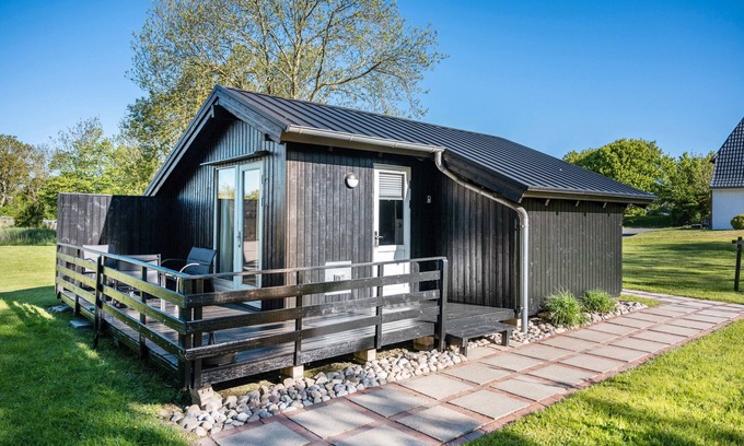Emmelsbuell-Horsbuell Casa | Casa de vacaciones 'Achtern Diek' con terraza compartida, jardín compartido y Wi-Fi
