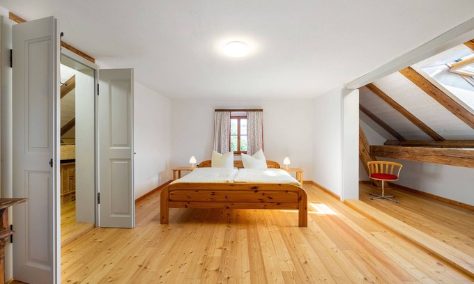 Neunburg vorm Wald Casa | Acogedora casa de vacaciones en Neunburg con jardín privado