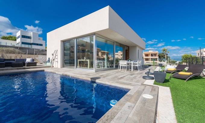 Son Serra de Marina Casa | Casa de vacaciones 'Es Mollet' con vistas al mar, piscina privada y Wi-Fi