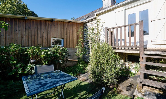 Chateauneuf-du-Faou Casa | Casa de Vacaciones 'Halte Au Bord De L’Aulne' con Jardín Privado