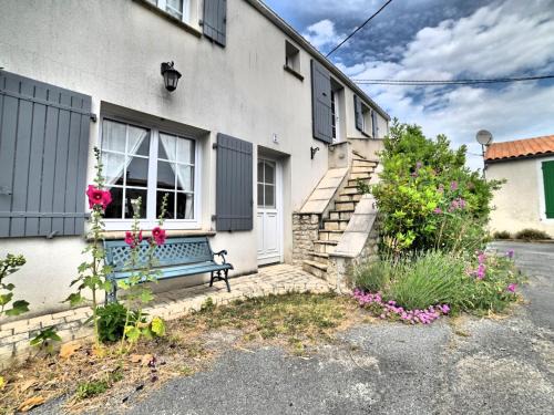 Saint-Pierre-d'Oleron Casa | Holiday Home Matha by Interhome