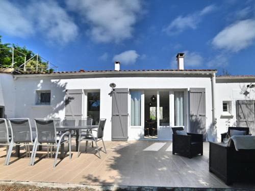 Saint-Pierre-d'Oleron Casa | Holiday Home La sablière by Interhome