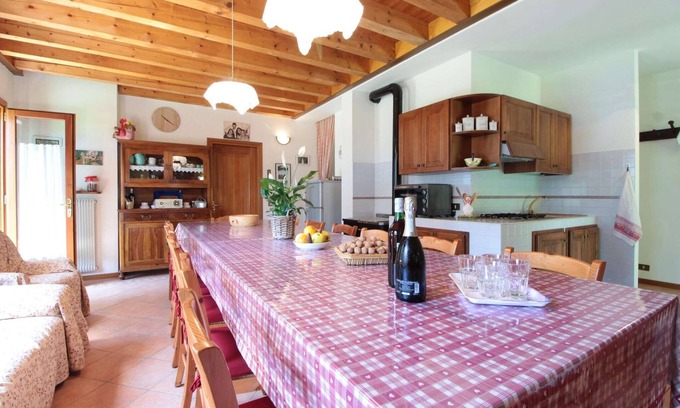 Cison di Valmarino Casa | Casa en Cison con vistas a la montaña