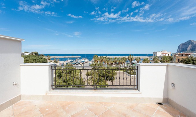 Isola delle Femmine Casa | Casa de vacaciones 'Ludovica' con vistas al mar, Wi-Fi y aire acondicionado