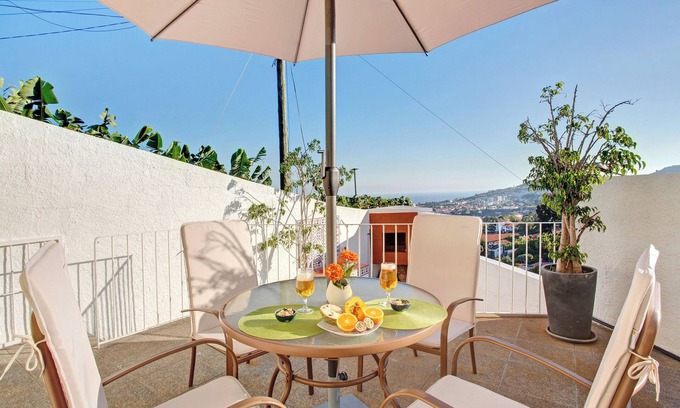 Santa Luzia Casa | Casa de vacaciones 'A Minha Casa' con vistas al mar, terraza privada y Wi-Fi