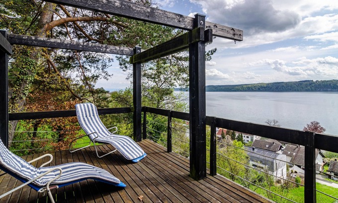Sipplingen Casa | Casa de vacaciones "Adlerhorst Über Dem Bodensee" con vista panorámica y terraza