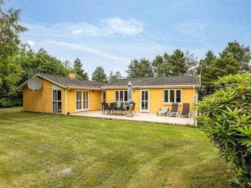 Bratten Strand Casa | Holiday Home Ahnandia - 200m from the sea by Interhome