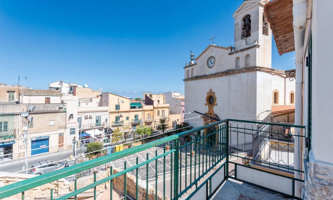 Ficarazzi Casa | Casa de vacaciones 'Al Castello' con terraza privada, Wi-Fi y aire acondicionado