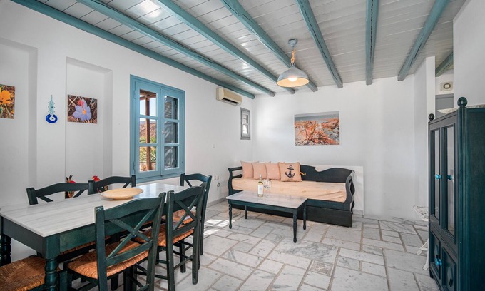 Serifos Casa | Casa de vacaciones 'Ammos 2' con terraza privada, balcón y aire acondicionado