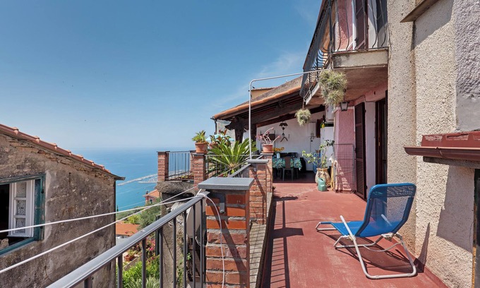Cipressa Casa | Casa vacacional 'Basera' con vistas al mar, Wi-Fi y aire acondicionado