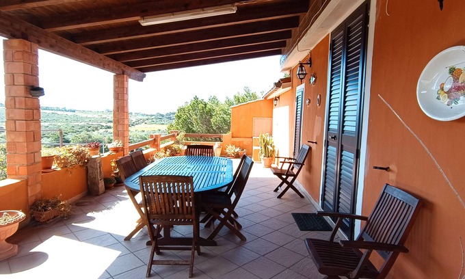 Sant'Antioco Casa | Holiday Home 'Belo Horizonte, near the sea' with Private Terrace and Wi-Fi