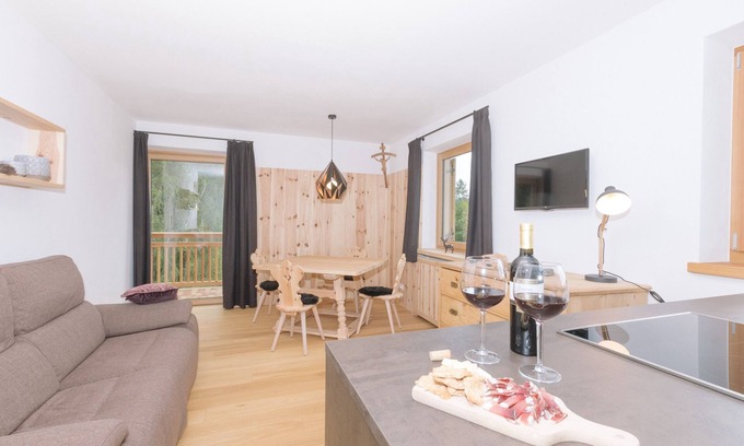 Aldino Apartamento | Casa de vacaciones "Berg Wieserhof" con vistas a la montaña, balcón y jardín compartido