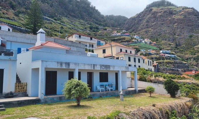Porto Moniz Casa | Holiday Home 'Blissful Haven - Soulful Stays' with Sea View, Private Terrace and Wi-Fi