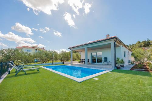 Ljubac Casa | Holiday Home Bonato with pool