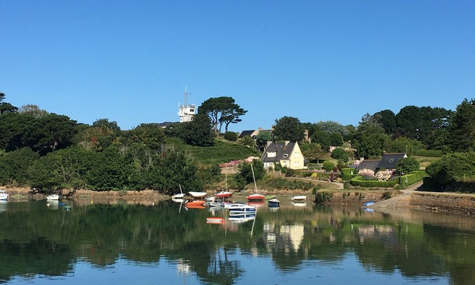 Ile-de-Brehat Casa | Casa de vacaciones 'Bréhat Vue Mer - Villa San Denn' con vistas al mar, jardín privado y Wi-Fi