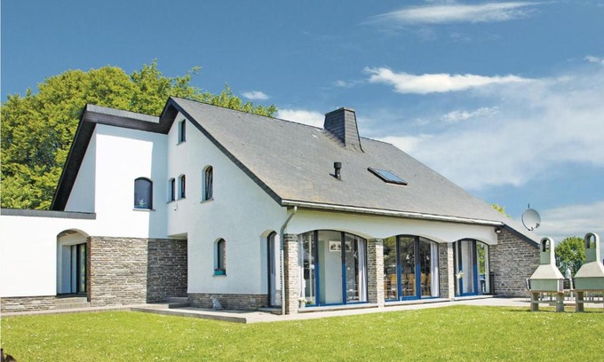 Buellingen Casa | Holiday home Büllingen with a Fireplace 195