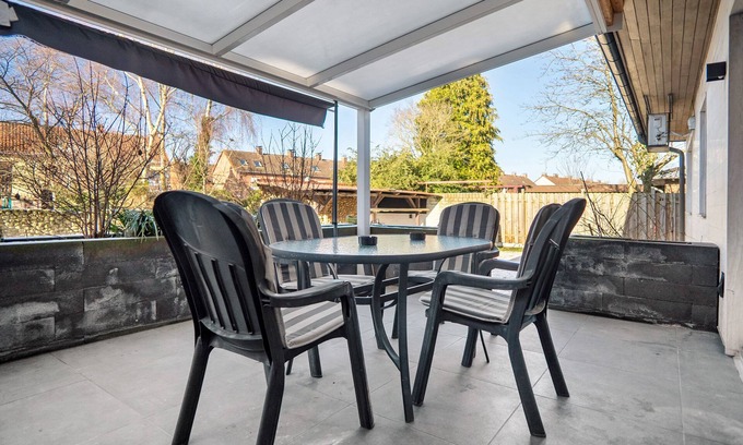 Gronau Casa | Holiday Home 'Bungalow Mit Sauna Und Garten' with Private Terrace, Private Garden