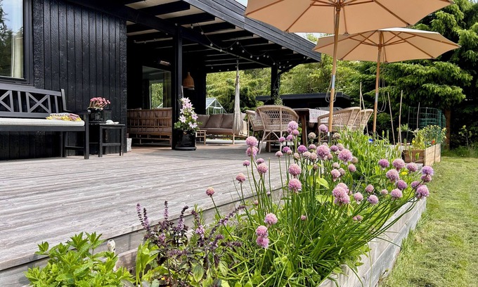 Hojby Cabaña | Holiday home by Denmark's best beach, with large terrace & family activities