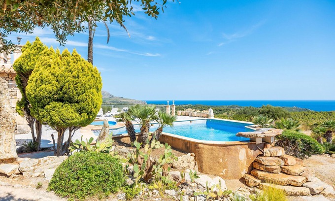 Arta Casa | Casa de vacaciones 'Ca Na Lluny' con vistas al mar, piscina privada y Wi-Fi