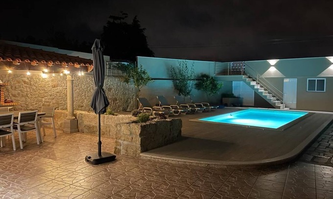 Povoa De Varzim Casa | Holiday Home 'Casa D´avó Tina' with Private Pool, Wi-Fi and Air Conditioning