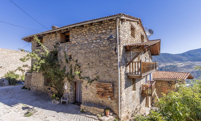 Ansovell Casa | Casa de vacaciones "Cal Barral" con vistas a la montaña, balcón y Wi-Fi