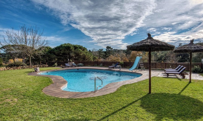 Vidreres Casa | Casa de vacaciones Can pauet con piscina, jardín y Wi-Fi