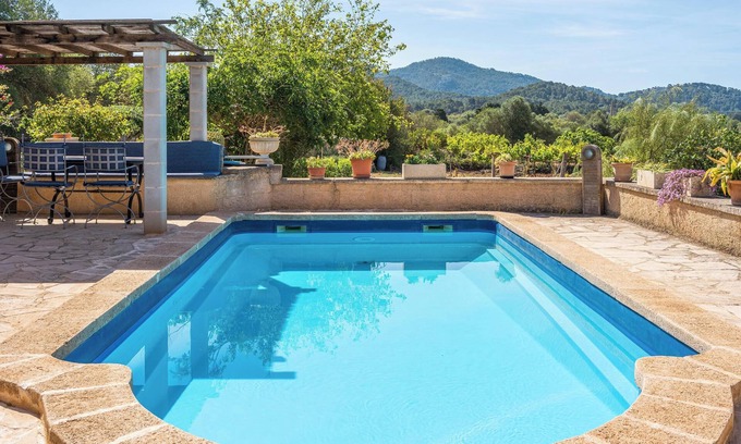 Felanitx Casa | Casa de vacaciones 'Can Tries' con vistas a la montaña, piscina privada y Wi-Fi